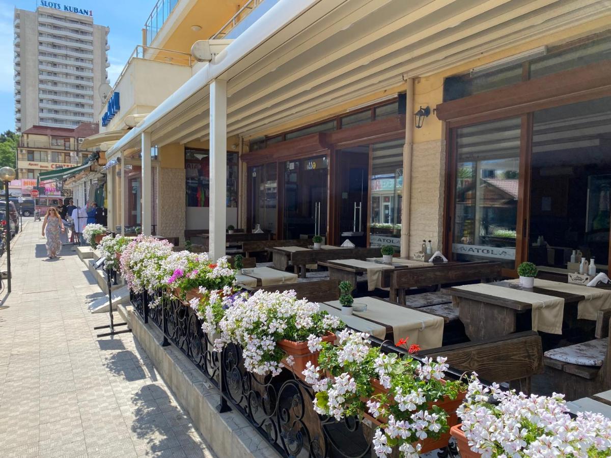Hotel Atol Slăntjev Brjag Exteriör bild