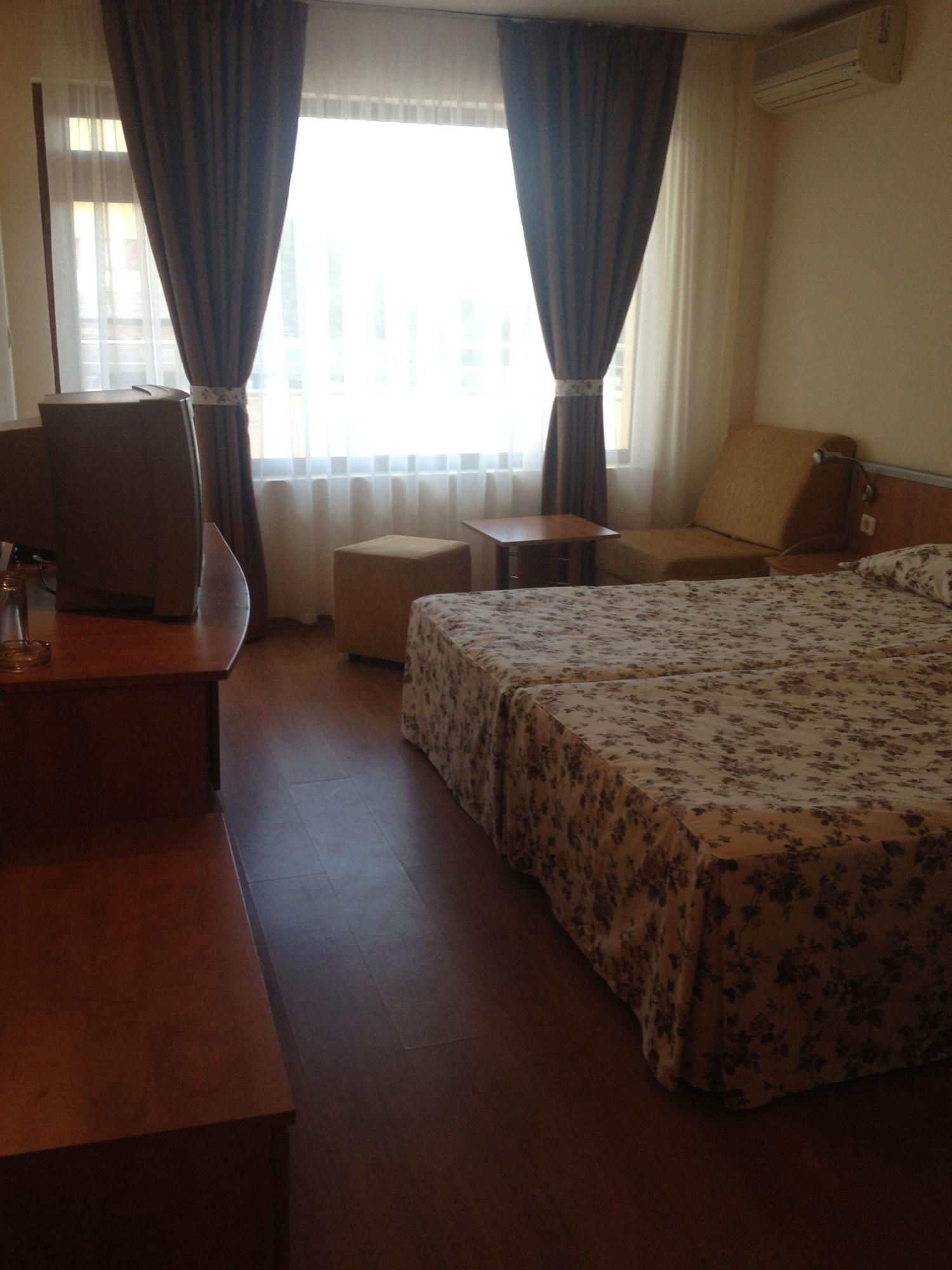 Hotel Atol Slăntjev Brjag Exteriör bild