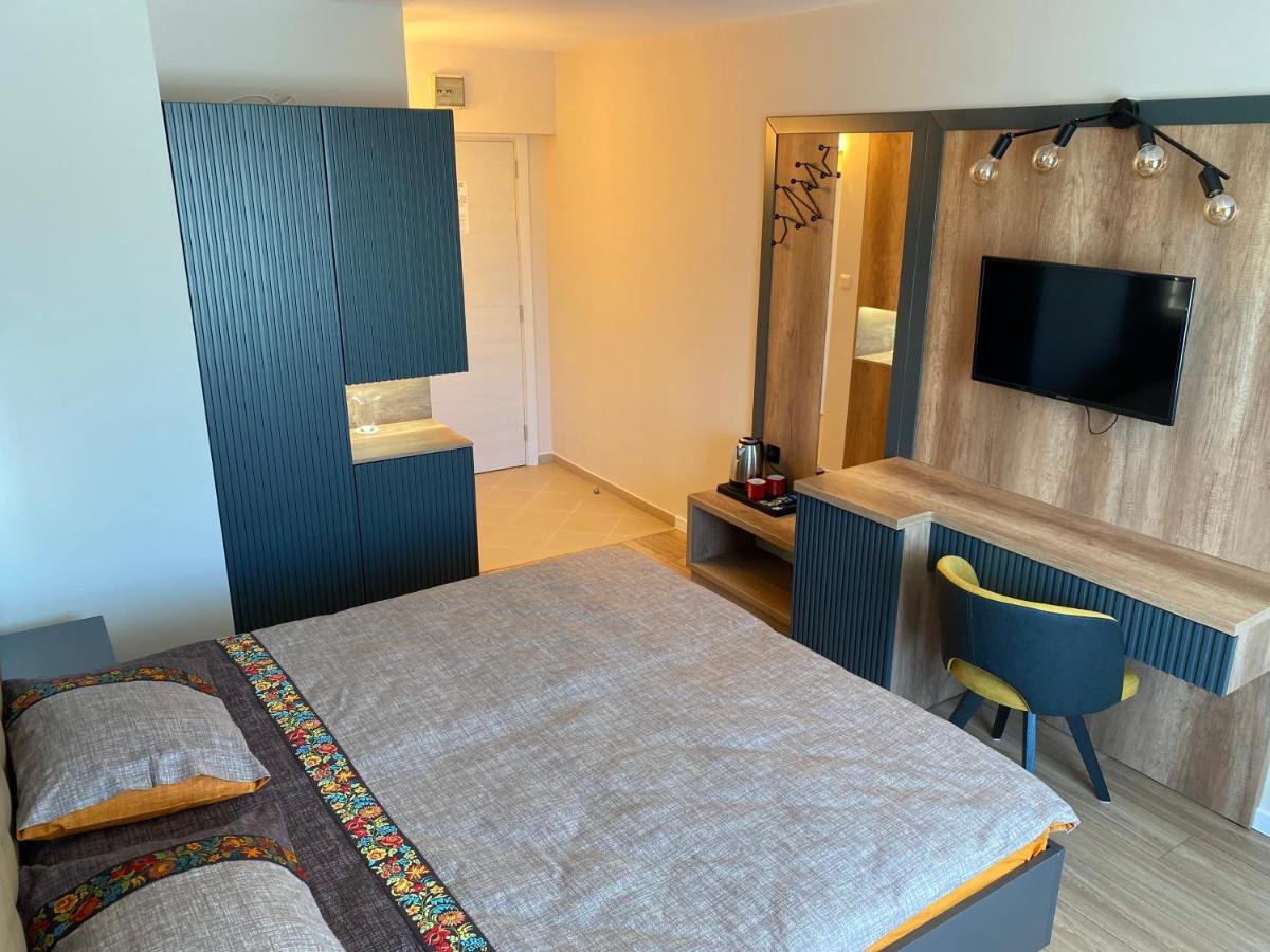 Hotel Atol Slăntjev Brjag Exteriör bild