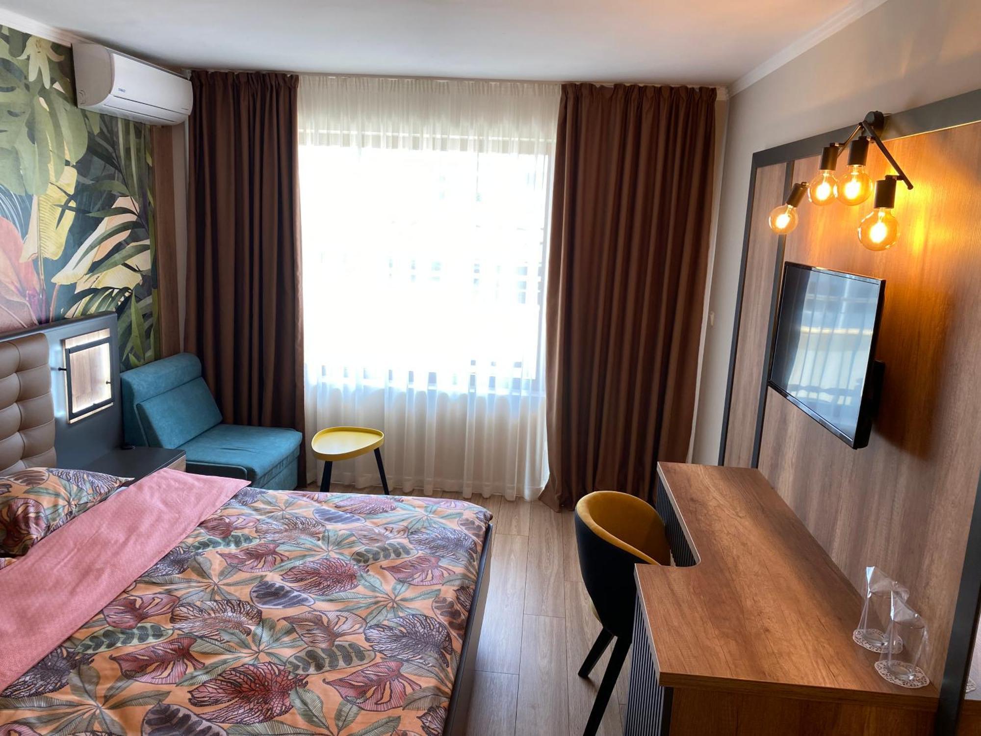 Hotel Atol Slăntjev Brjag Exteriör bild