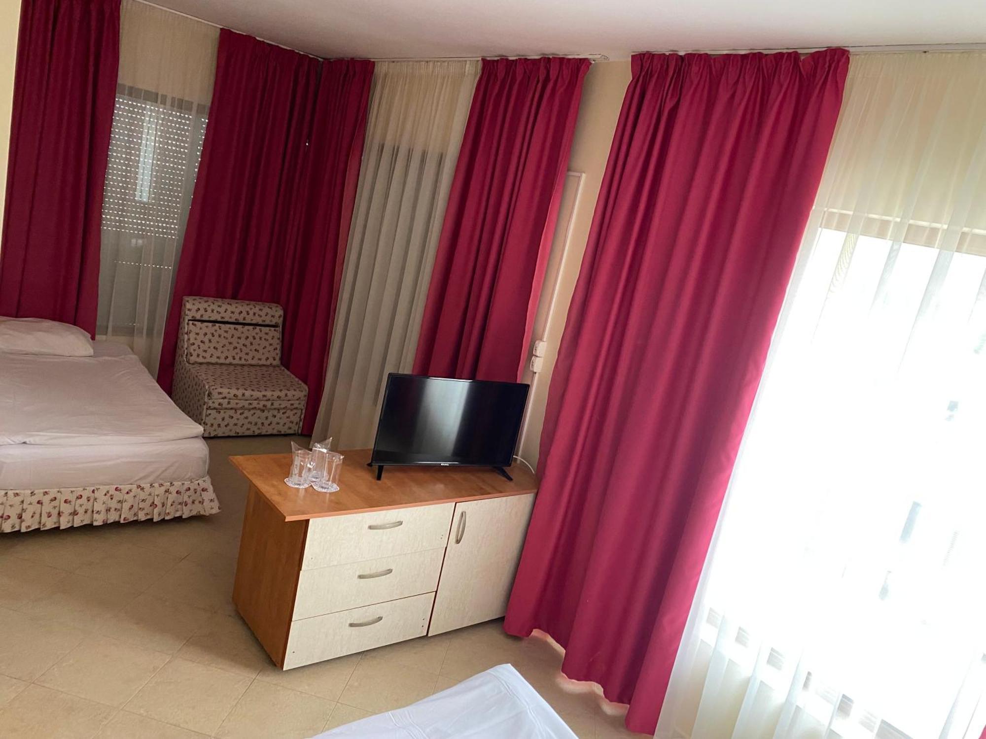 Hotel Atol Slăntjev Brjag Exteriör bild