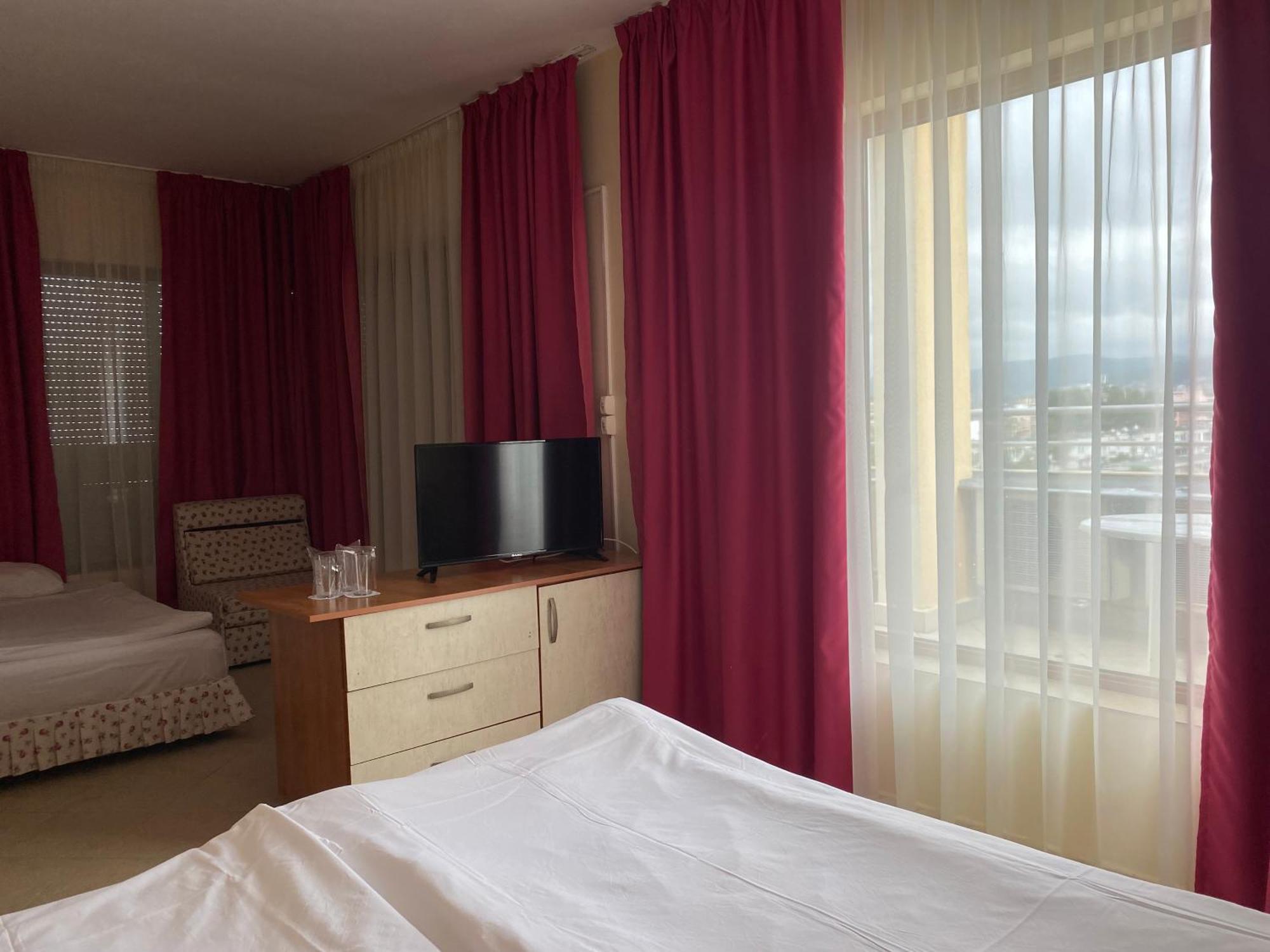Hotel Atol Slăntjev Brjag Exteriör bild