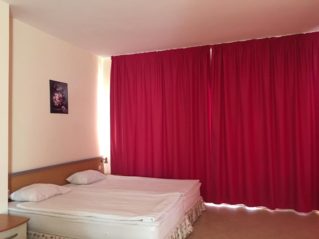 Hotel Atol Slăntjev Brjag Exteriör bild