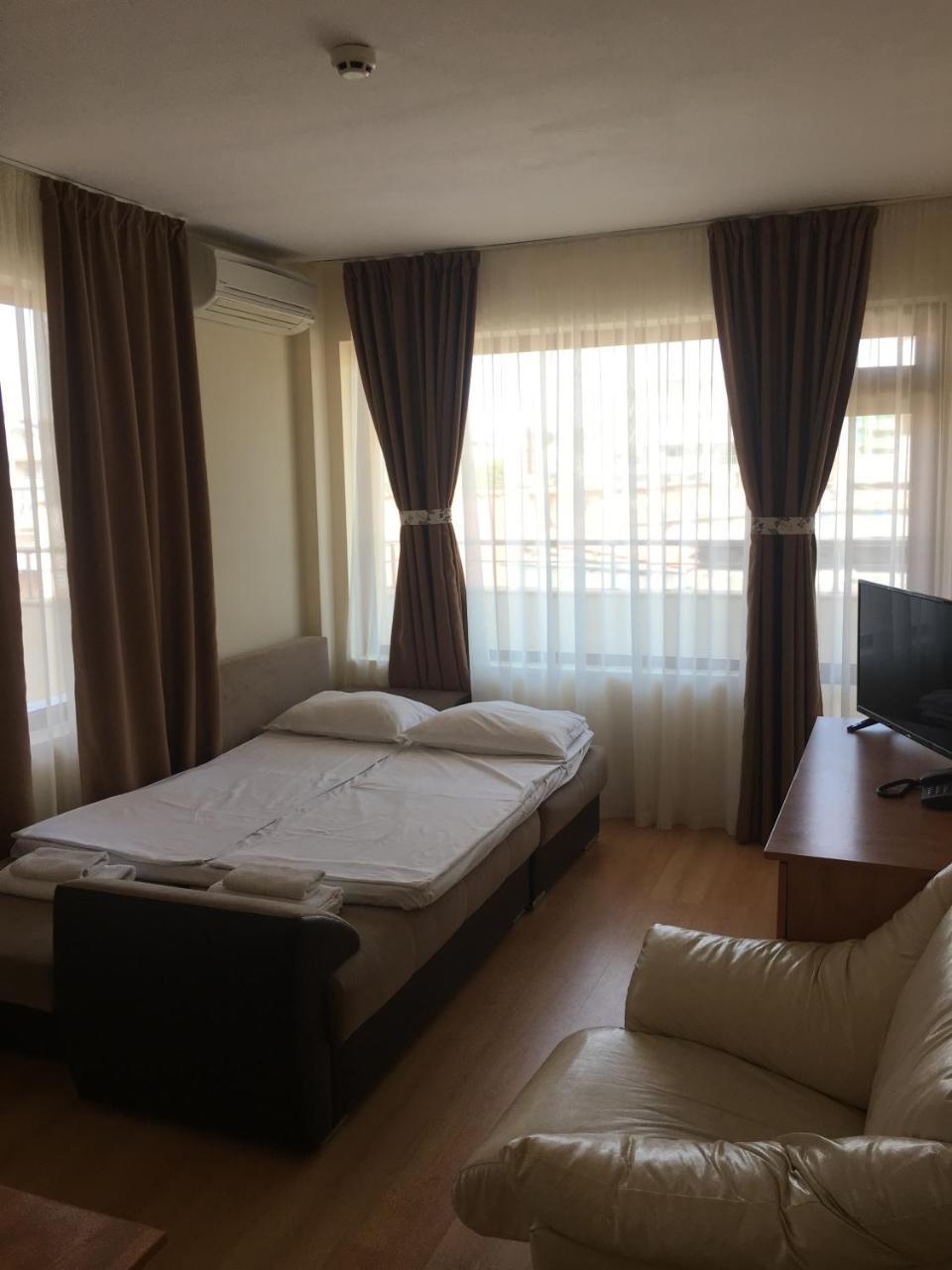 Hotel Atol Slăntjev Brjag Exteriör bild